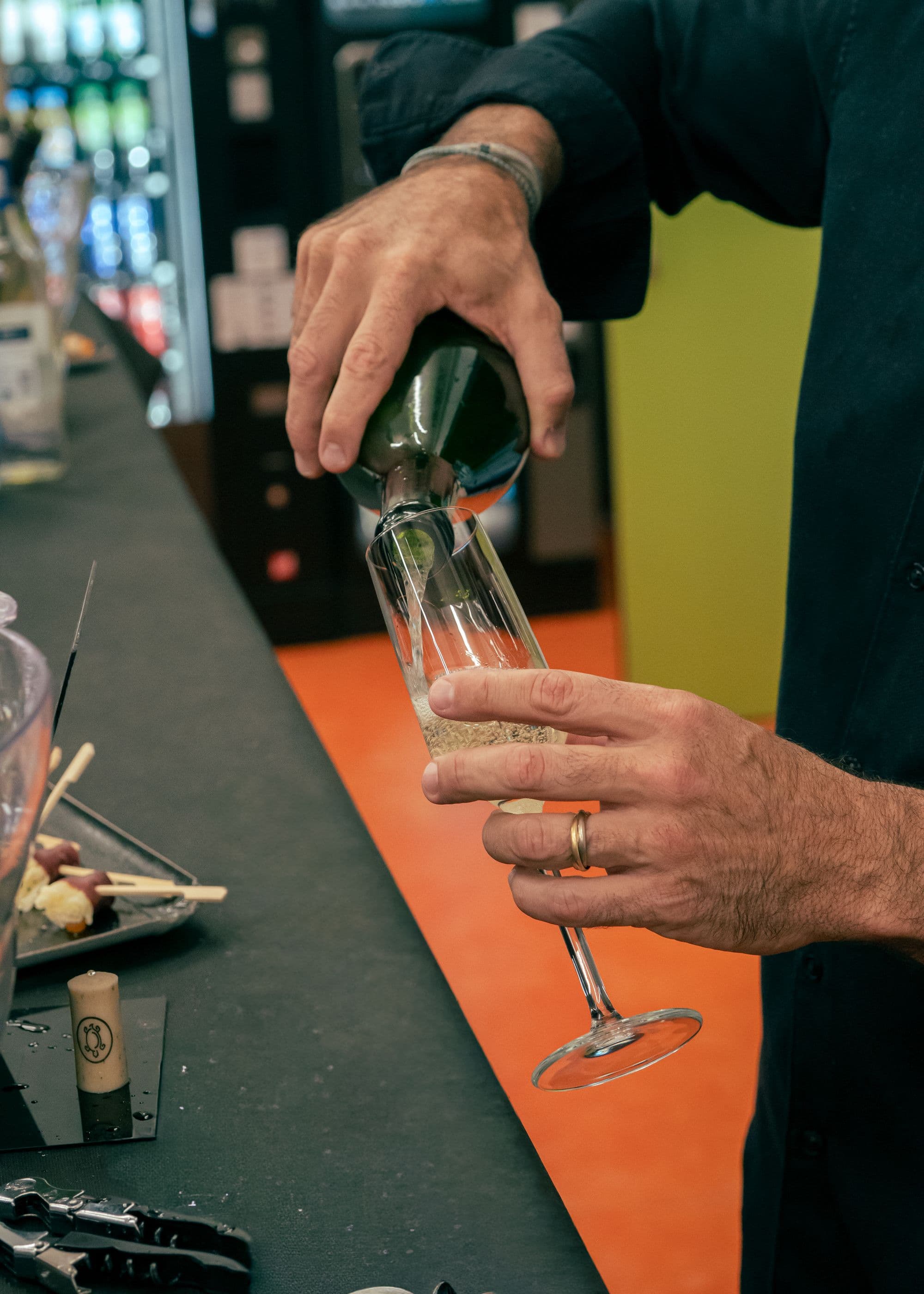Service de coupes de champagne